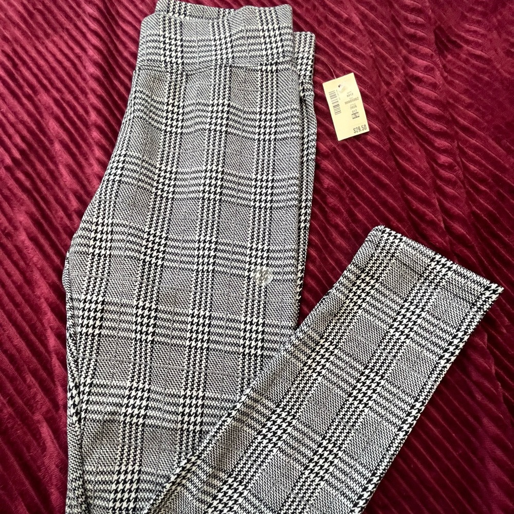 Aeropostale leggings.